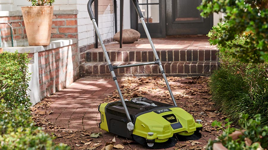 balayeuse motorisée R18SW3-0 Ryobi balayeuse motorisée R18SW3-0 Ryobi